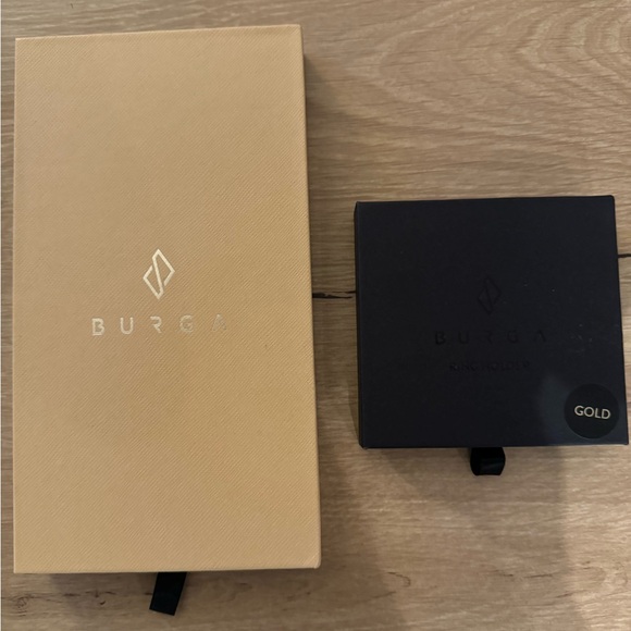 Burga iPhone 13 Pro Max Case (Elite Gold) & Ring Holder -checkered cream pattern - Picture 2 of 12